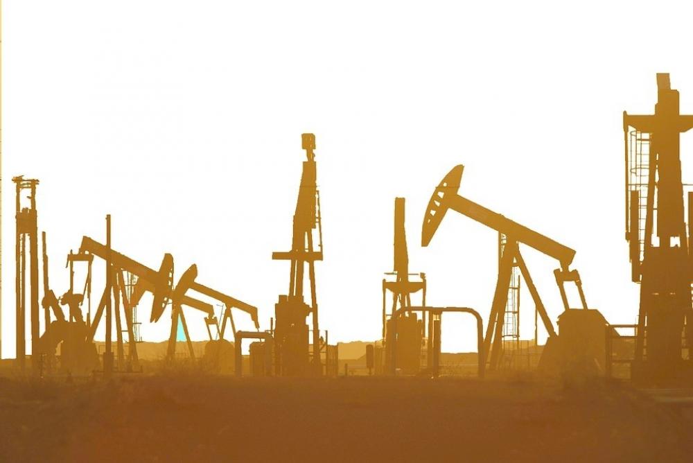The Weekend Leader - Oil prices surge on hopes of supply cap by 'OPEC+'